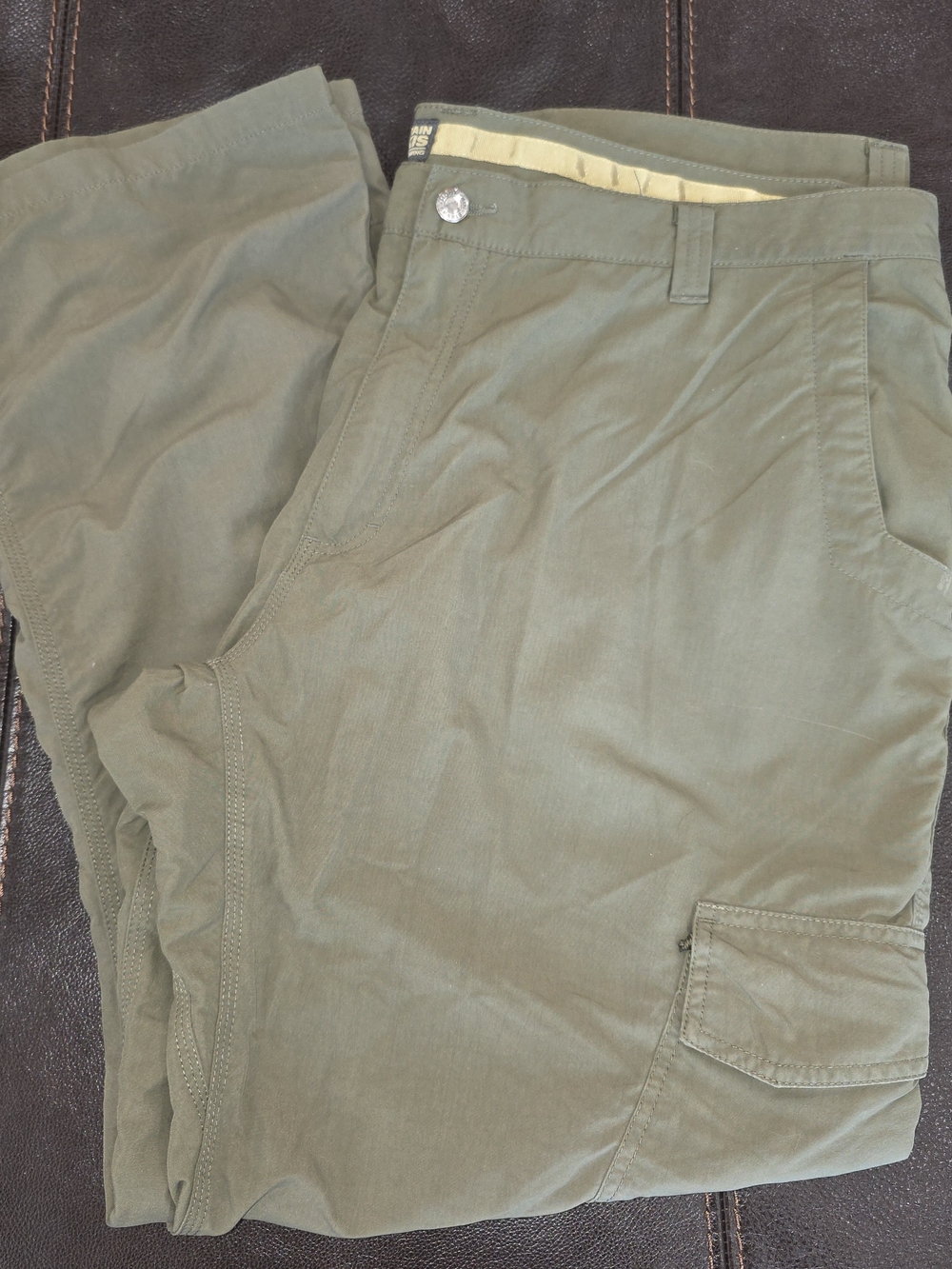 Mountain Khakis Men's Olive Green Cargo Pants Size 44x32